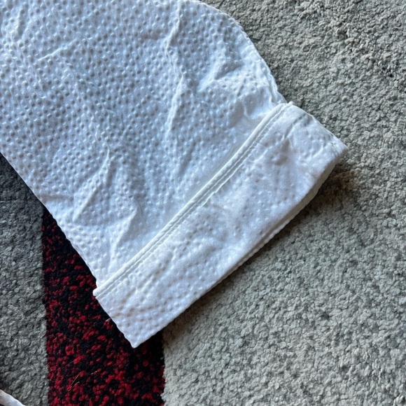 Matouk White Seersucker Robe - Picture 3 of 4